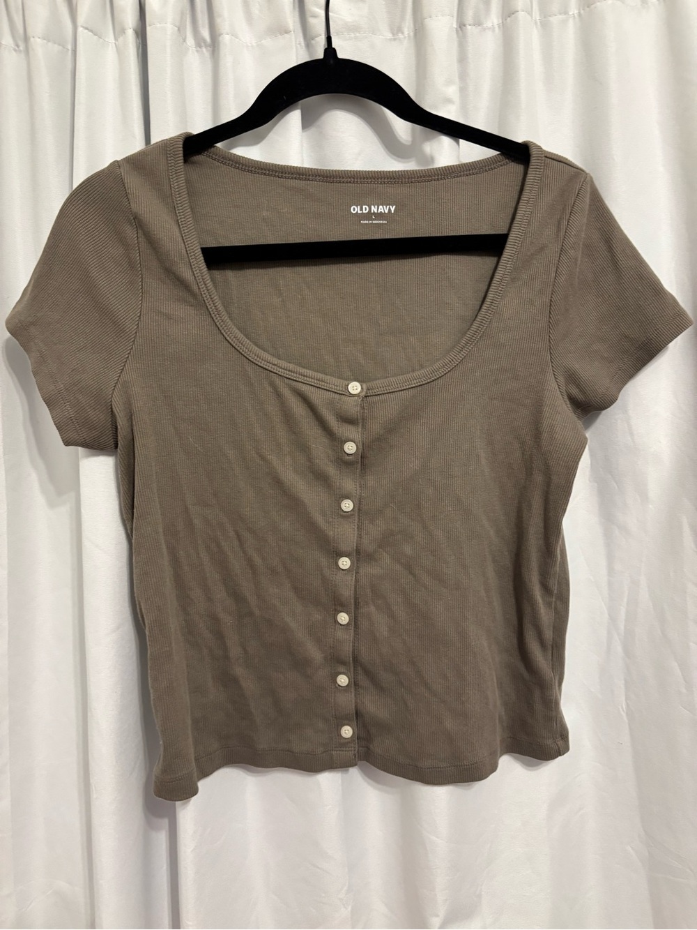 Old Navy Women's Scoop Neck Button-Front Top in Taupe/brown